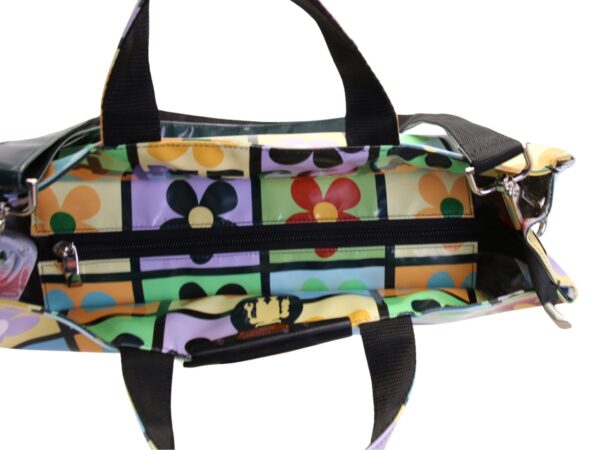 MAXI TOTE BAG MULTICOLORE CON FANTASIA FLOREALE. MODELLO AIRSTONE IN TELONE CAMION - immagine 4