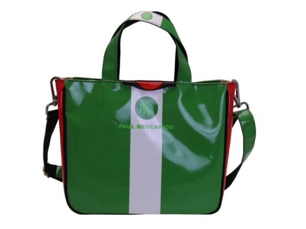 BORSA VERDE, BIANCA E ROSSO. MODELLO GLAM REALIZZATO CON TELONE DA CAMION.