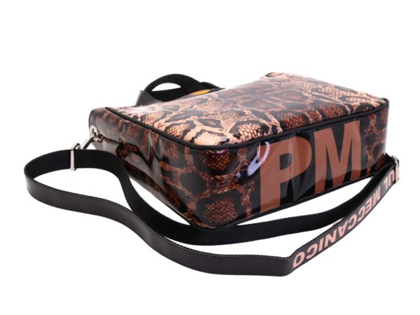 BORSA DONNA CON FANTASIA ANIMALIER. MODELLO GLAM REALIZZATO IN TELONE CAMION - immagine 5