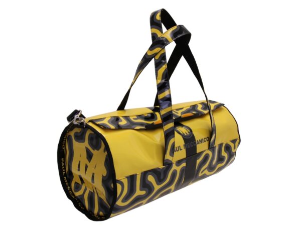 BORSONE SPORTIVO NERO E GIALLO. MODELLO ROLLING REALIZZATO IN TELONE CAMION. - immagine 2