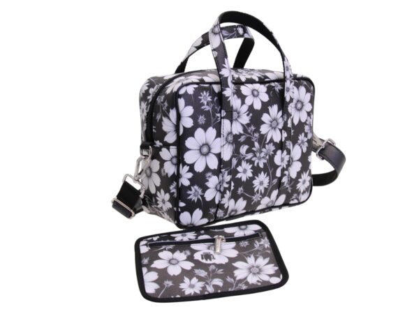 BORSA DA DONNA RETTANGOLARE BIANCA E NERA CON FANTASIA FLOREALE. MODELLO PINCA IN PELLE SINTETICA MARTELLATA. - immagine 4