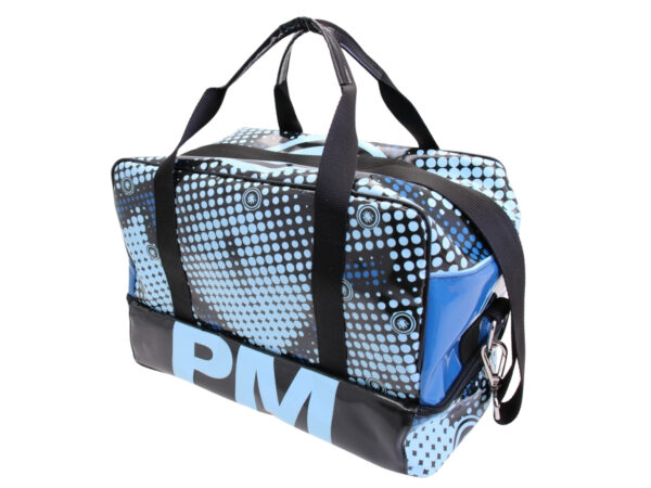 BORSA BAGAGLIO A MANO AZZURRA STILE TECNICO MISURE 40 X 20 X 25 CM. MODELLO FLYME REALIZZATO IN TELONE CAMION. - immagine 3