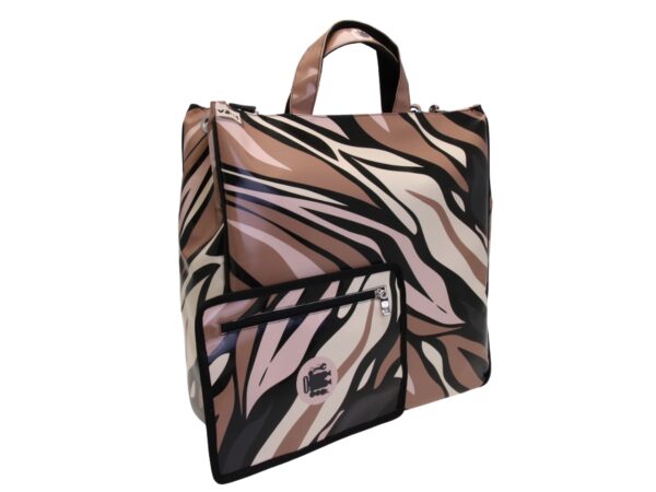 MAXI TOTE BAG CON FANTASIA ANIMALIER. MODELLO AIRSTONE REALIZZATO IN TELONE CAMION - immagine 5