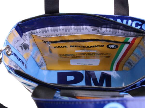 TOTE BAG AZZURRA CON FANTASIA FLOREALE. MODELLO GLAM REALIZZATO IN TELONE CAMION - immagine 6
