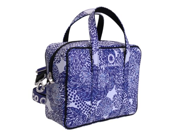 BORSA DA DONNA RETTANGOLARE BIANCA CON FANTASIA FLOREALE. MODELLO PINCA IN PELLE SINTETICA MARTELLATA. - immagine 2