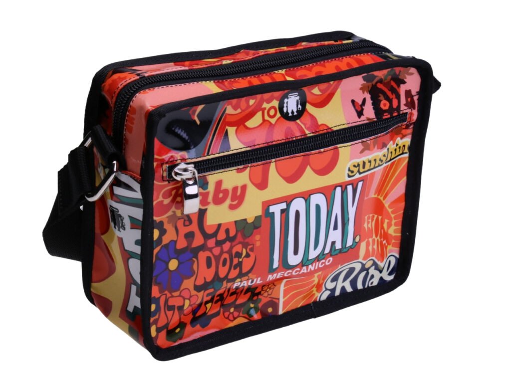 ..GENDERLESS SHOULDER BAG "1970S". MODEL FRIK MADE OF LORRY TARPAULIN.