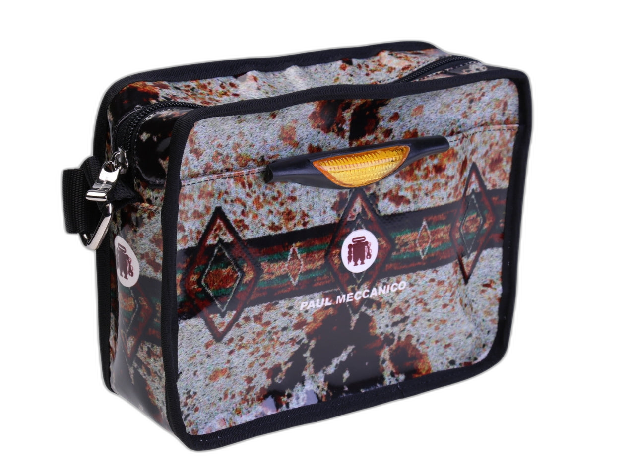 ...BORSA A TRACOLLA SENZA GENERE CON STILE INDIANO. MODELLO FRIK REALIZZATO CON TELONI DI CAMION.