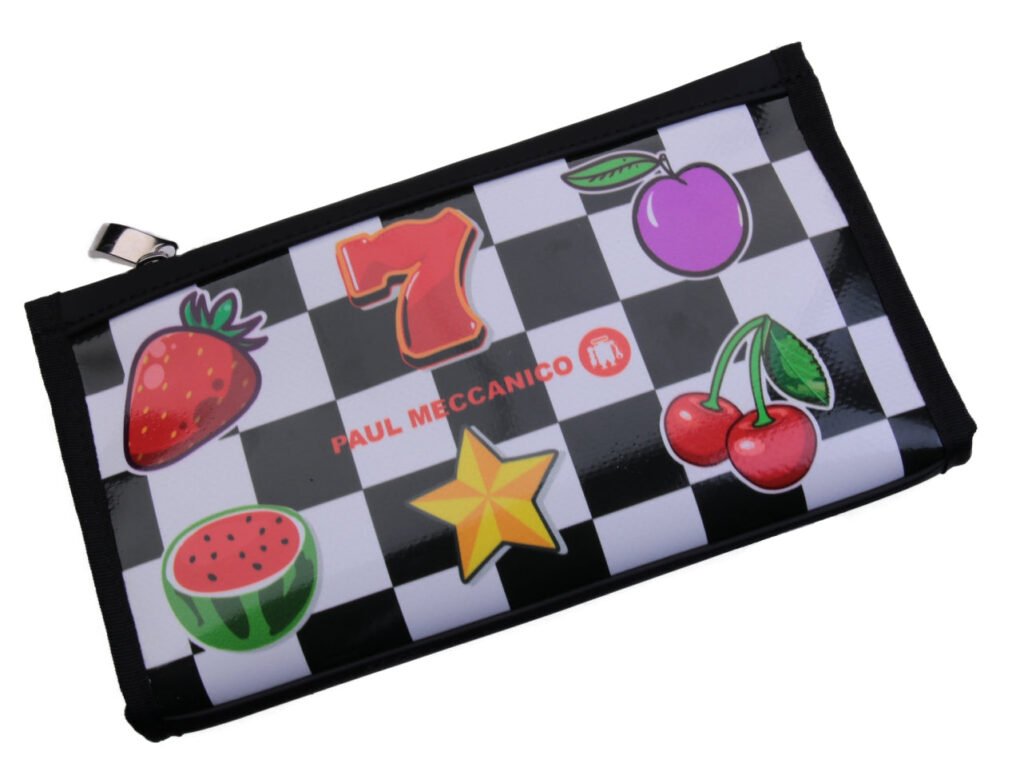 PORTAFOGLIO GRANDE DA DONNA FANTASIA SCACCHI "SLOT MACHINE". FOSSA MODELLO REALIZZATA CON TELONI DI CAMION. - Edizione limitata Paul Meccanico