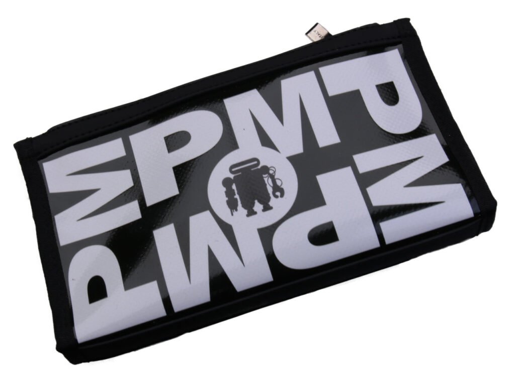 PORTAFOGLIO GRANDE DA DONNA BIANCO E NERO PAUL MECCANICO. FOSSA MODELLO REALIZZATA CON TELONI DI CAMION. - Edizione limitata Paul Meccanico