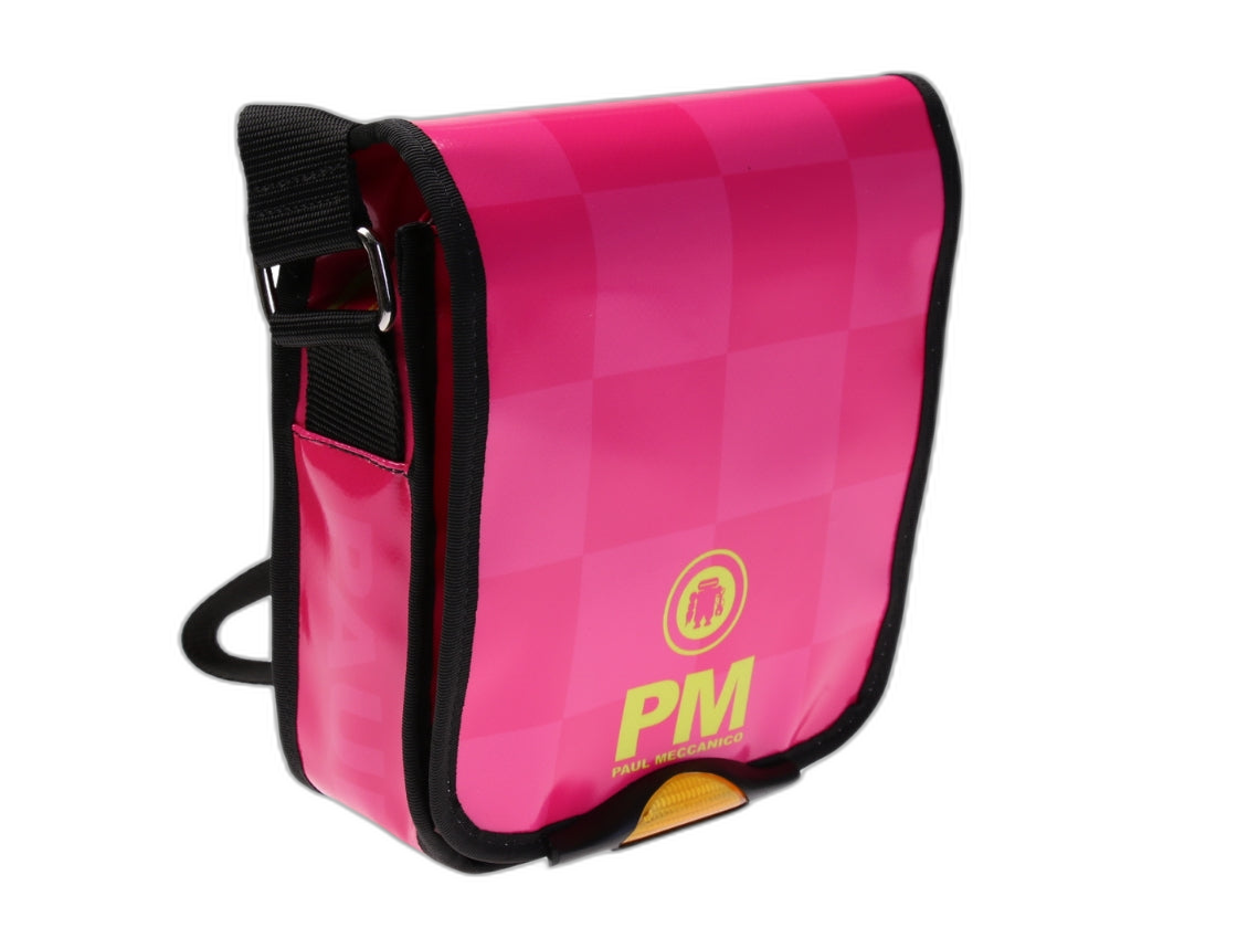 ...BORSA FUXIA CROSSBODY. MODELLO MIPOK IN TELONE DA CAMION.