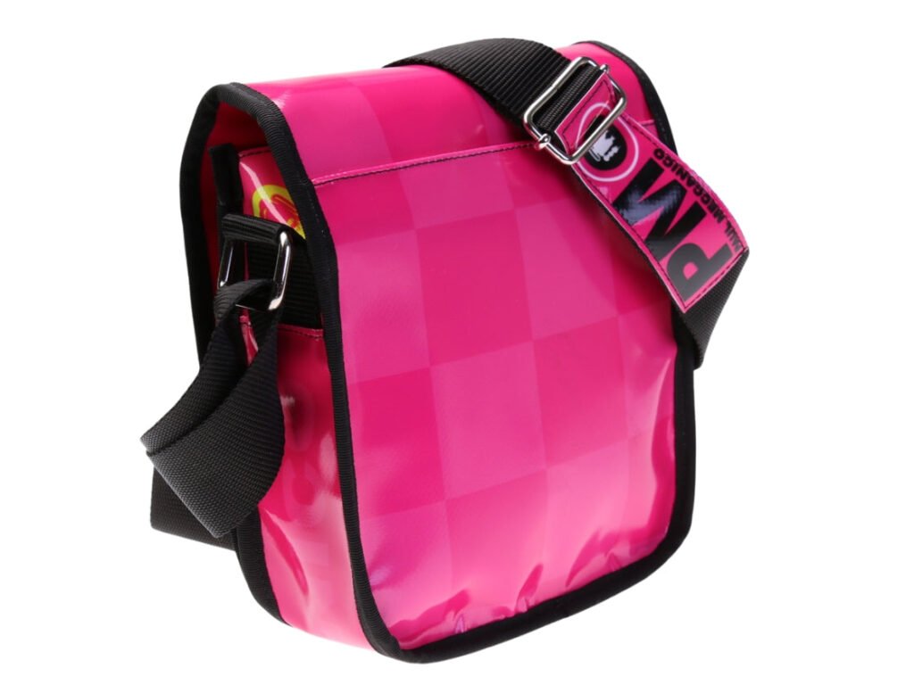...BORSA FUXIA CROSSBODY. MODELLO MIPOK IN TELONE DA CAMION.