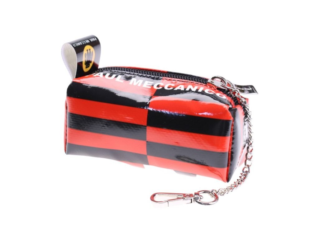 ...PORTACHIAVI CON DESIGN A MATITA NEI COLORI ROSSO E NERO.