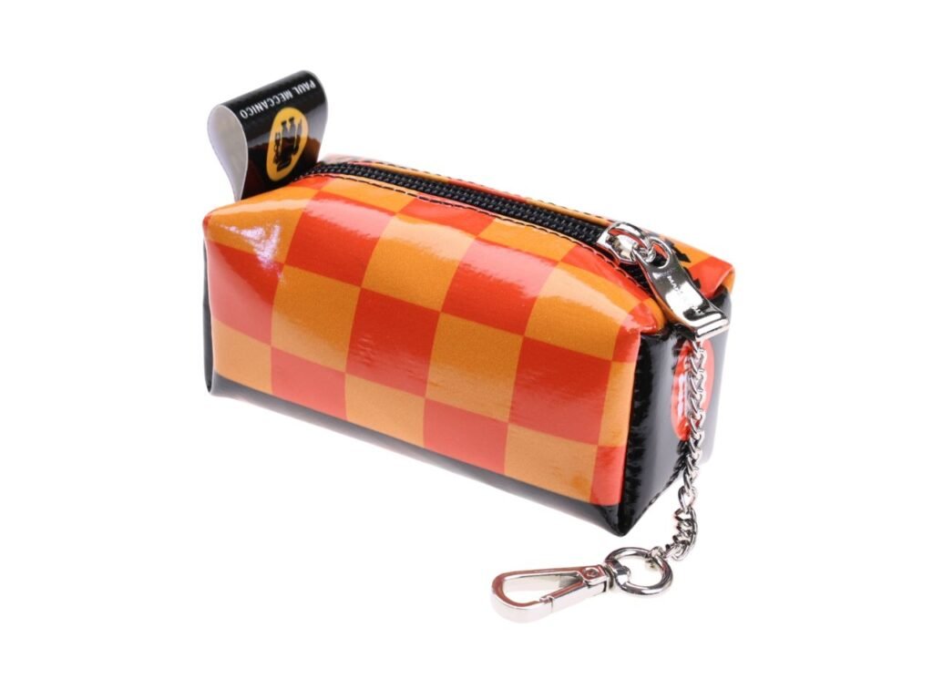 ...ASTUCCIO PORTACHIAVI DI DESIGN NEI COLORI ARANCIONE E ROSSO CON FANTASIA A SCACCHI REALIZZATO CON TELONI DI CAMION.