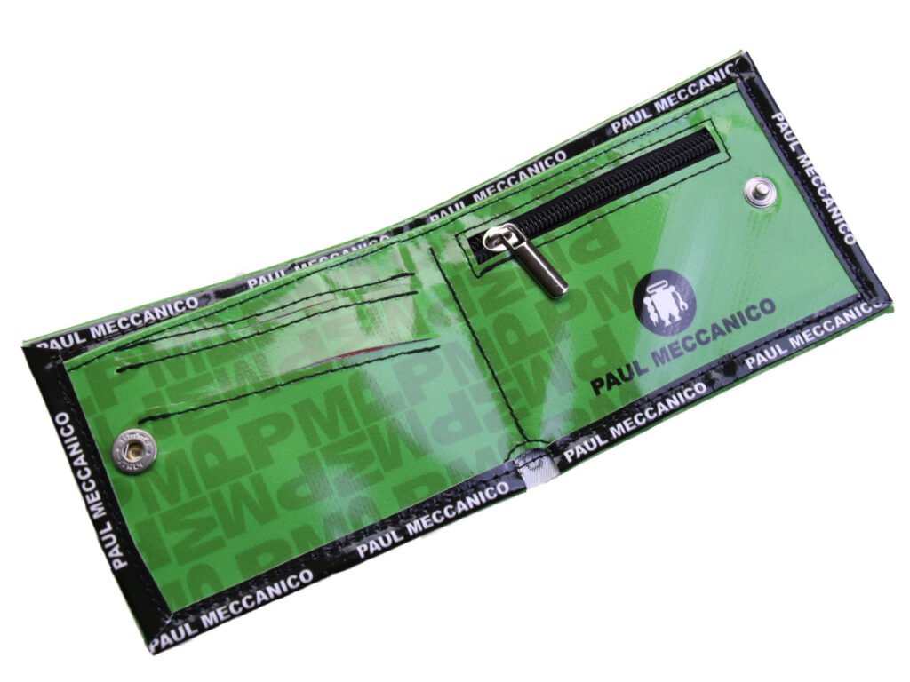 PORTAFOGLIO DA UOMO VERDE CON SCRITTA FANTASY. MODELLO CRIK REALIZZATO CON TELONI DI CAMION.