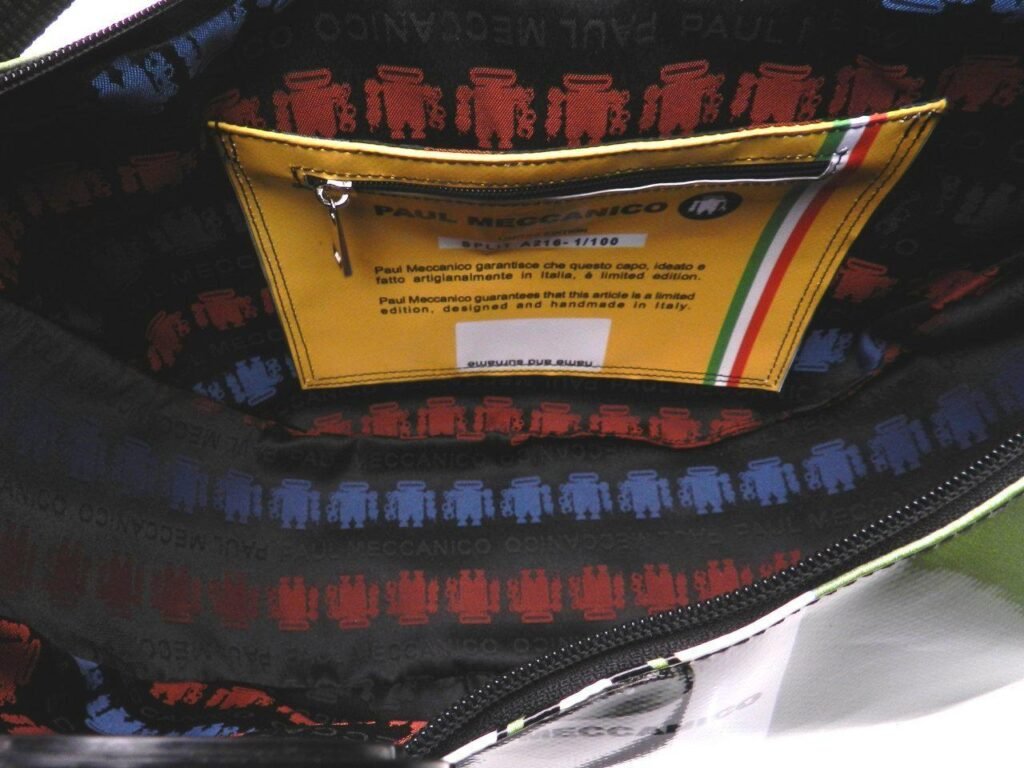 BORSA A MEZZALUNA MULTICOLORE CON FANTASIA TIE DYE. MODELLO SPACCATO IN TELONE DI CAMION. - Edizione limitata Paul Meccanico