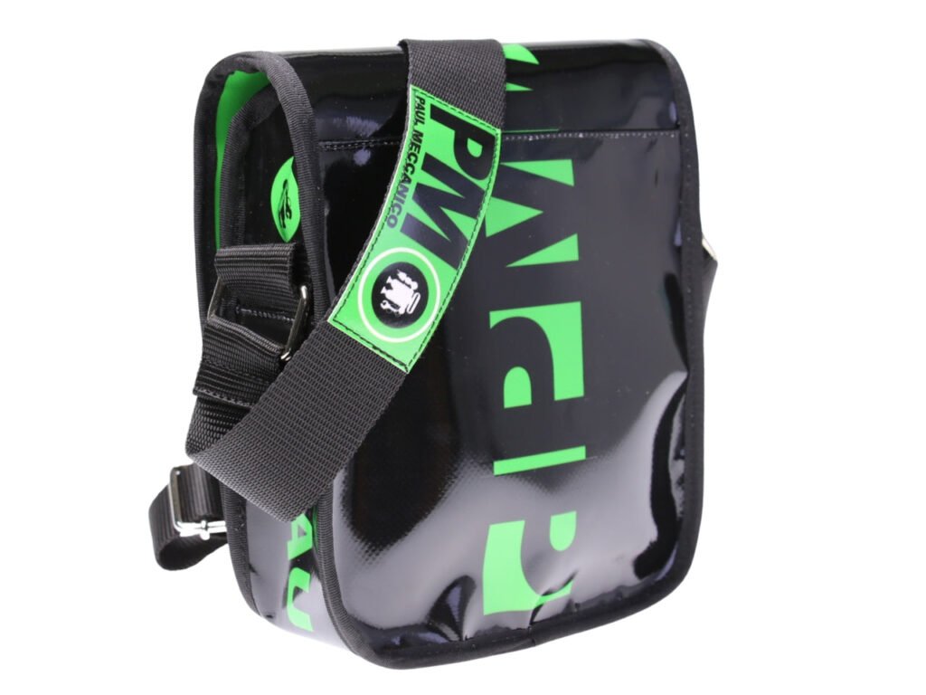 BORSELLO NERO E VERDE. MODELLO MIPOK IN TELONE DA CAMION.