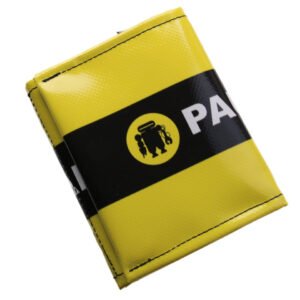 PORTAFOGLIO UNISEX NEI COLORI NERO E GIALLO. MODELLO TREK REALIZZATO CON TELONI DI CAMION. - Edizione limitata Paul Meccanico