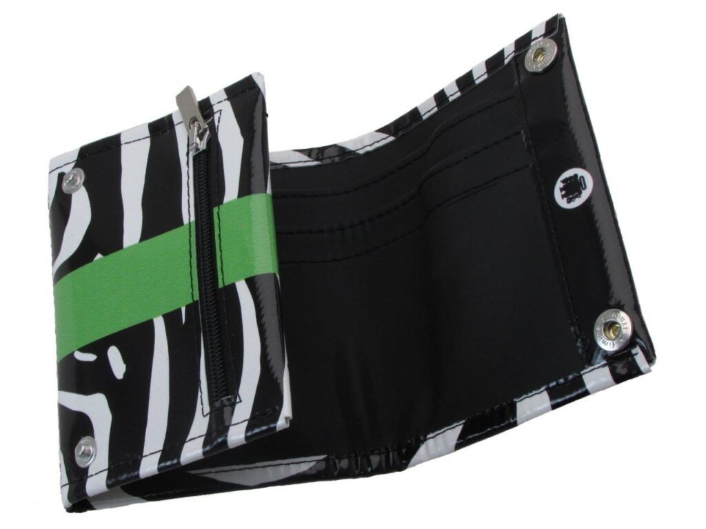 WOMAN WALLET BLACK AND WHITE COLOURS ANIMALIER FANTASY. MODEL TREK MADE OF LORRY TARPAULIN. - Paul Meccanico