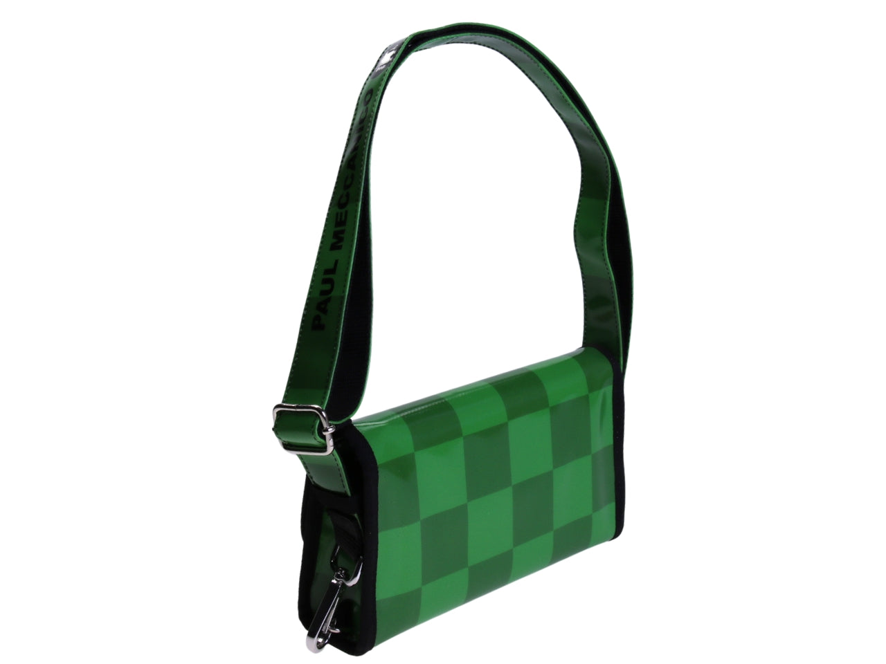 ...POCHETTE FANTASIA SCACCHI. MODELLO DI CARAMELLA REALIZZATO CON TELONI DI CAMION.