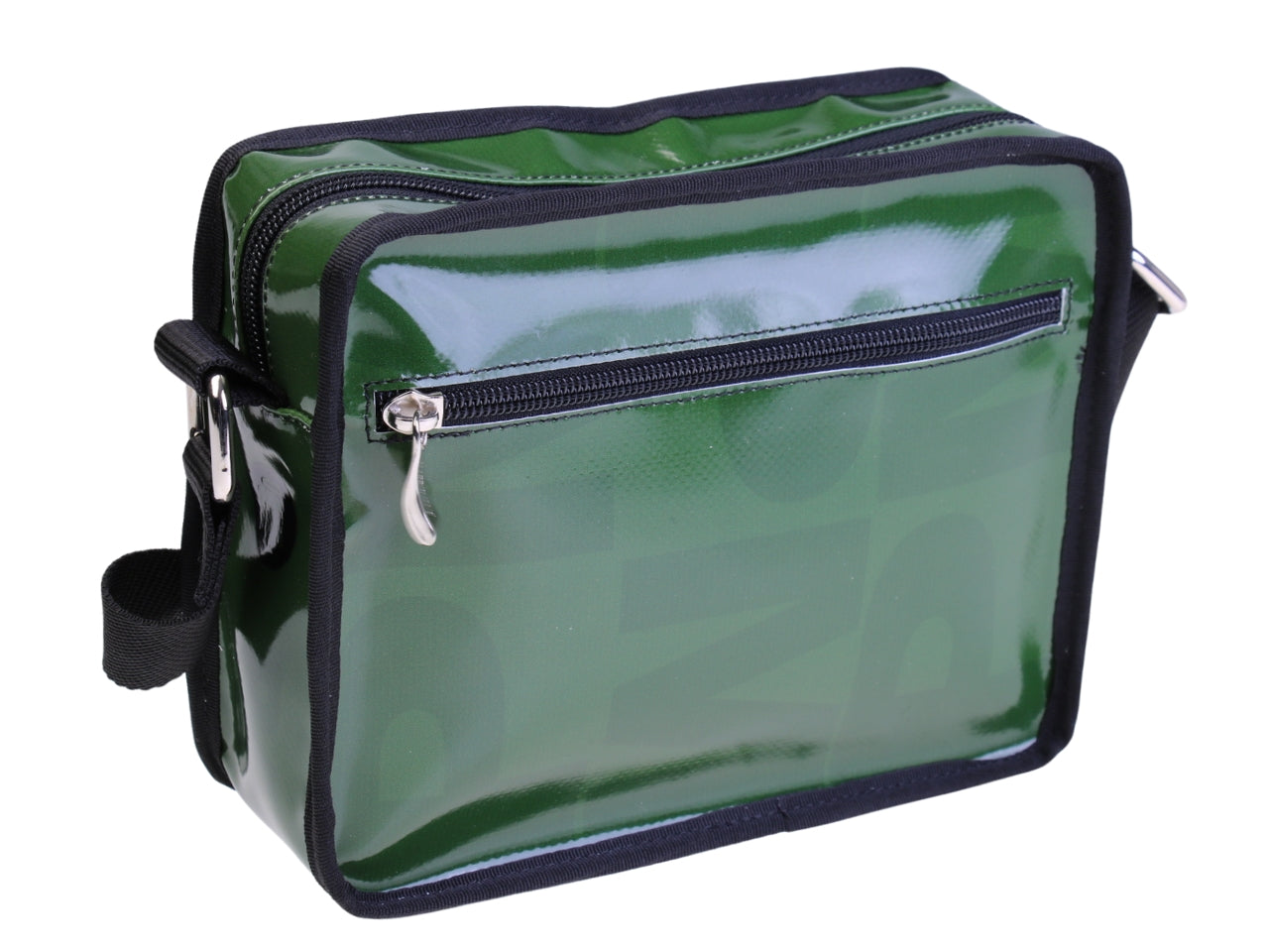 ...BORSA A TRACOLLA VERDE SCURO SENZA GENERE. MODELLO FRIK REALIZZATO CON TELONI DI CAMION.