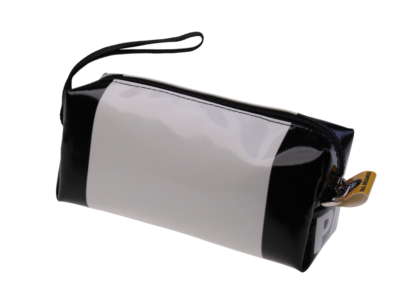 ...ASTUCCIO PER MATITE IN BIANCO E NERO.