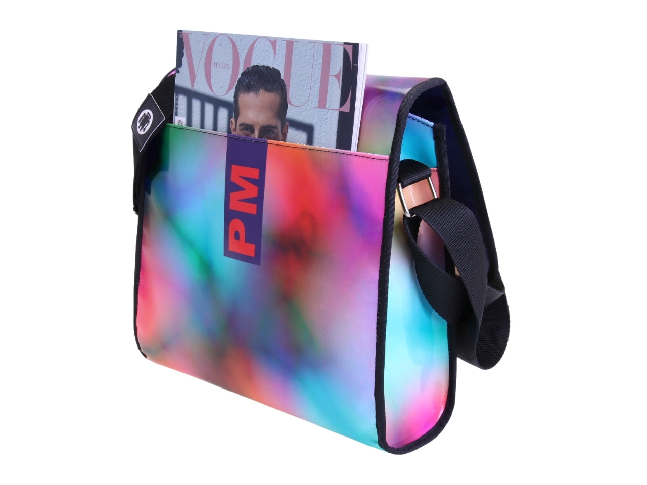 BORSA CROSSBODY CON FANTASIA TIE DYE. MODELLO DI ROTTURA REALIZZATO CON TELONI DI CAMION.