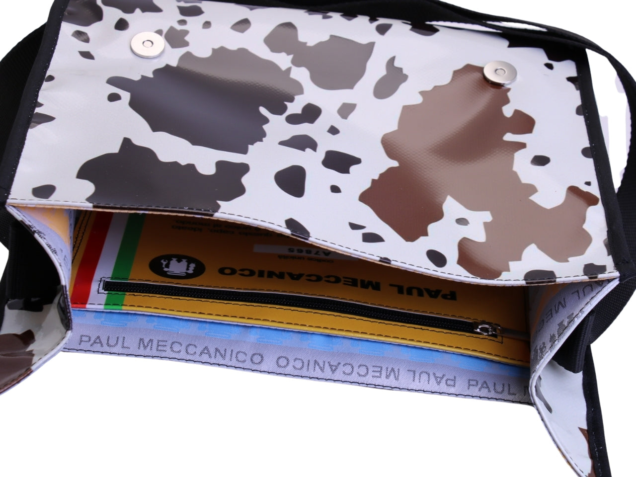 BORSA CROSSBODY IN BIANCO SPORCO CON FANTASIA CAMOUFLAGE. MODELLO DI ROTTURA REALIZZATO CON TELONI DI CAMION.