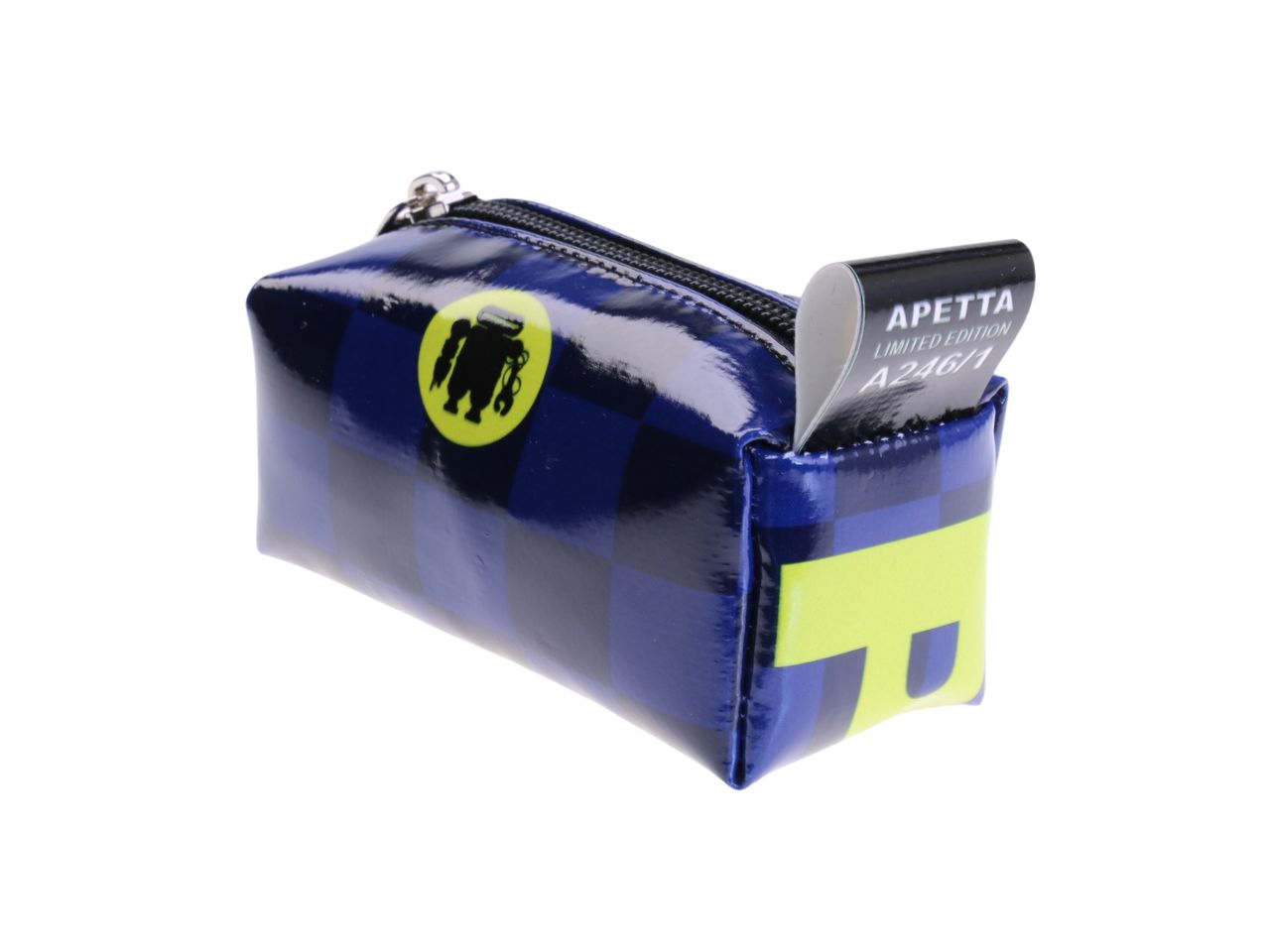 ...ASTUCCIO PORTACHIAVI DI COLORE BLU CON FANTASIA A SCACCHI REALIZZATO IN TELONE DI CAMION.