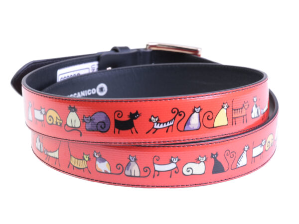 RED WOMEN'S BELT "ANIMALS" MADE OF LORRY TARPAULIN.
