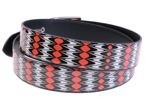 MEN'S BELT WHITE, BLACK AND RED COLOURS WITH OPTICAL FANTASY MADE OF LORRY TARPAULIN.
