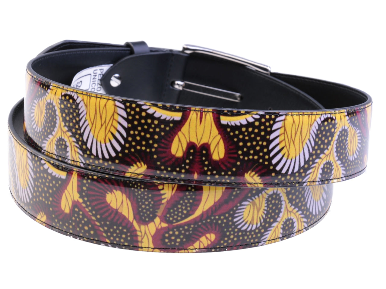 FANTASIA AFRO CON CINTURA DA UOMO REALIZZATA CON TELONI DI CAMION.