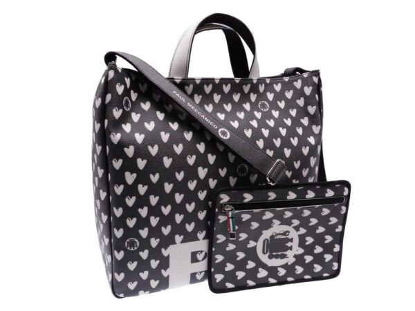 MAXI TOTE BAG BLACK AND WHITE WITH HEARTS FANTASY. AIRSTONE MODEL MADE OF HAMMERED FAUX LEATHER. - Unique Pieces Paul Meccanico